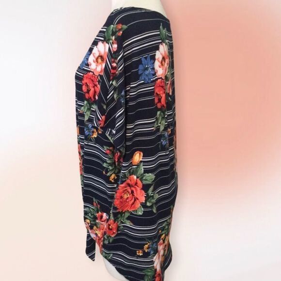 White Birch Tie‎ Front High Low Navy Floral Short Sleeve Tee size Med - Picture 5 of 10